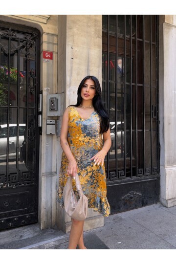 Desenli V Yaka Eteği Fırfırlı Viskon Elbise