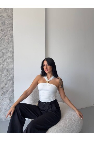 Beyaz Sandy Kumaş Yaka Detay Bluz