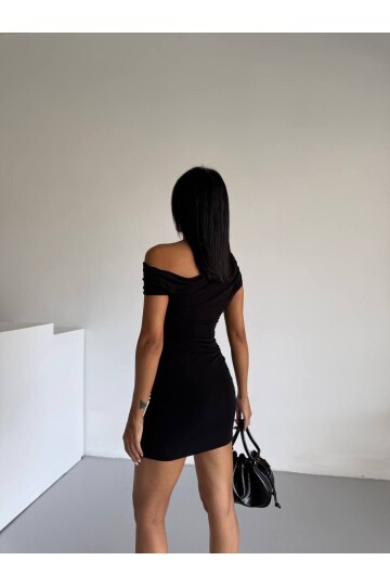 Kadın Siyah Kayık Yaka Mini Elbise