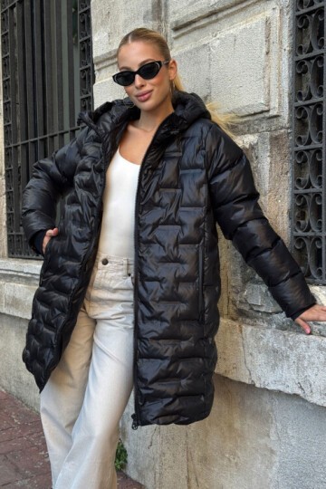 Kapitoneli Fermuarlı Kapüşonlu Uzun Şişme Mont