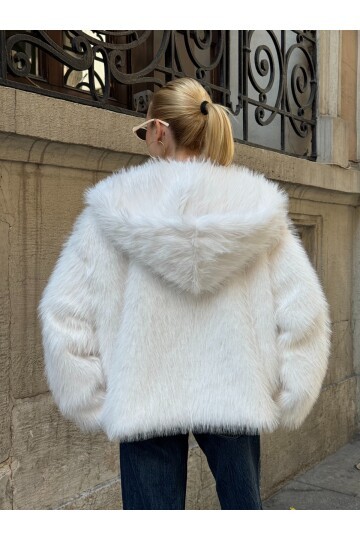 Kapşonlu Kürk Ceket Beyaz