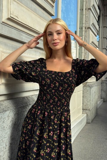 Kare Yaka Beli Gipeli Çiçek Desenli Elbise