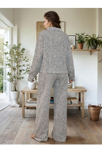 Leopar Desenli Düğmeli Pijama Takımı