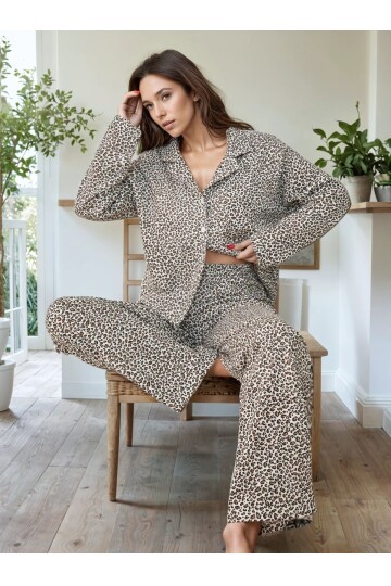 Leopar Desenli Düğmeli Pijama Takımı