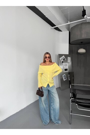 Madonna Yaka Düğmeli Triko Kazak