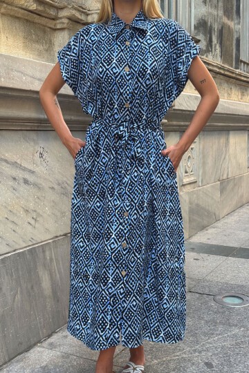 Mavi Kemerli Desenli Dokuma Gömlek Elbise