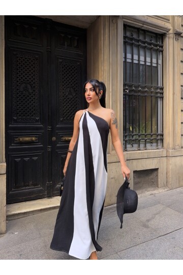 Parça Bloklu Omuz Detay Elbise Siyah Beyaz