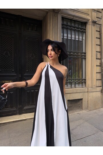 Parça Bloklu Omuz Detay Elbise Siyah Beyaz