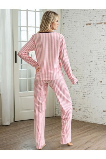 Uzun Kollu Pembe Çizgili Pijama Takımı