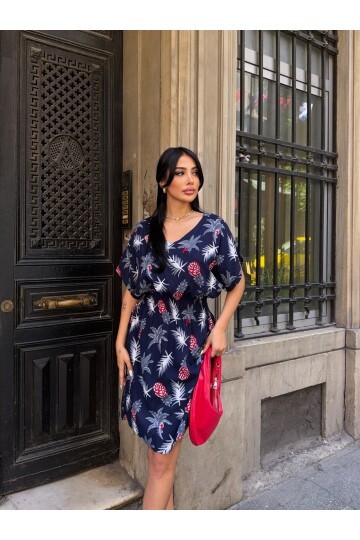 V Yaka Gipe Detaylı Desenli Lacivert Viskon Elbise