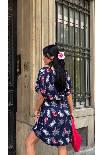 V Yaka Gipe Detaylı Desenli Lacivert Viskon Elbise