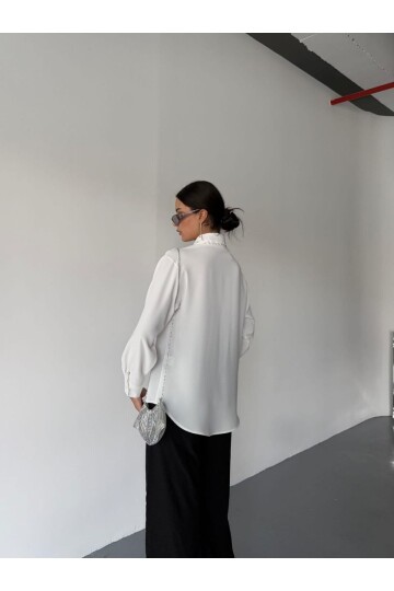 Yakası Taş Detay Gömlek