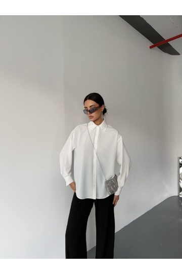 Yakası Taş Detay Gömlek