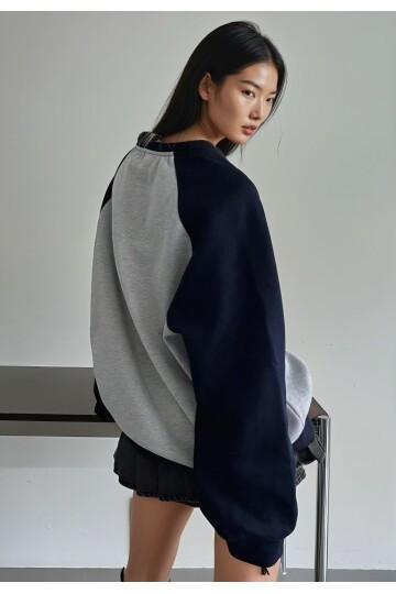 Yıldız Desenli Bloklu Oversize Sweatshirt