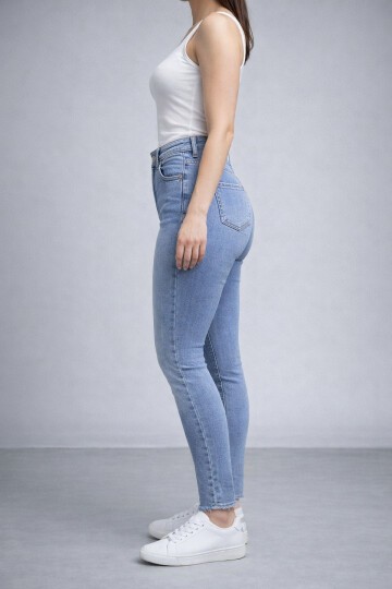 Açık Mavi Paçaları Püsküllü Jean