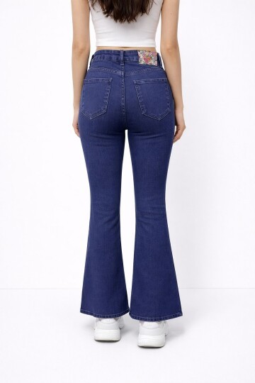 Esnek Taşlanmış Lacivert İspanyol Paça Jean