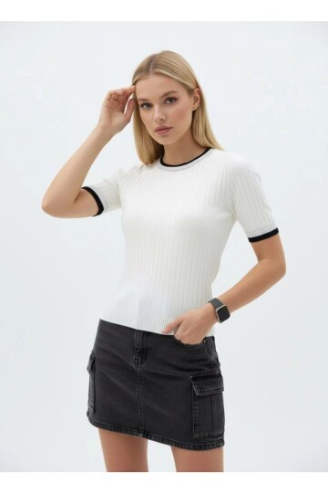 Fitilli Kısa Kollu Biyeli Triko Bluz Beyaz
