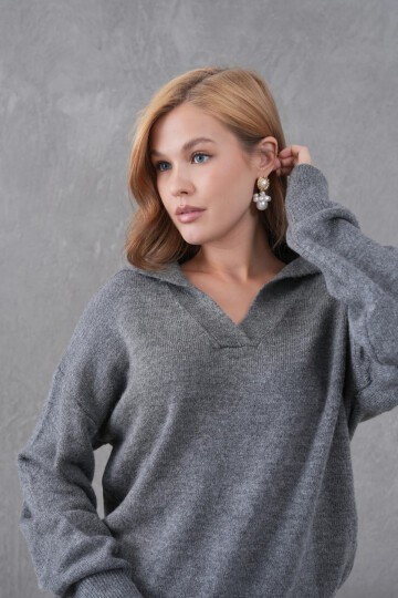 Kadın Antrasit Polo Yaka Oversize Yarım Pat Yumuşak Dokulu Triko Kazak