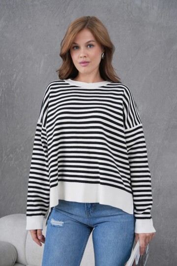 Kadın Bisiklet Yaka Nakış Detay Yırtmaçlı Oversize Çizgili Triko Kazak