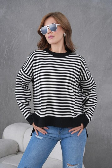 Kadın Bisiklet Yaka Nakış Detay Yırtmaçlı Oversize Çizgili Triko Kazak