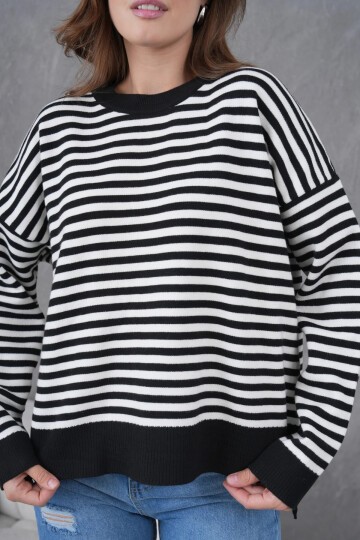 Kadın Bisiklet Yaka Nakış Detay Yırtmaçlı Oversize Çizgili Triko Kazak