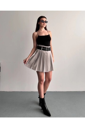 Kadın Çift Kemerli Şortlu Pileli Etek Krem
