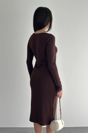 Kadın Dantel Detaylı V Yaka Elbise – Uzun Kollu Şık Günlük Elbise