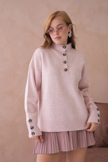 Kadın Dik Yaka Kolları Düğme Detaylı Yumuşak Dokulu Şardonlu Triko Kazak