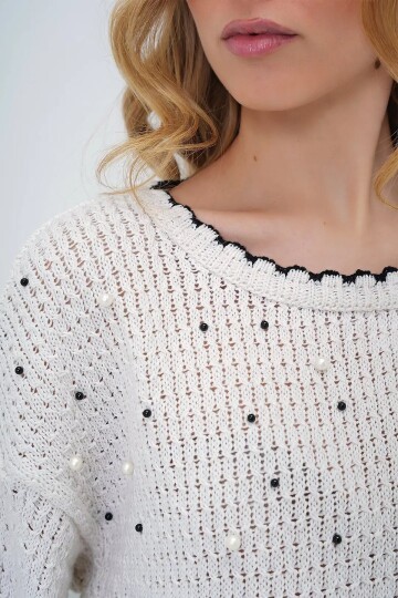 Kadın Kontrast Kenarlı Süslemeli Triko Kazak