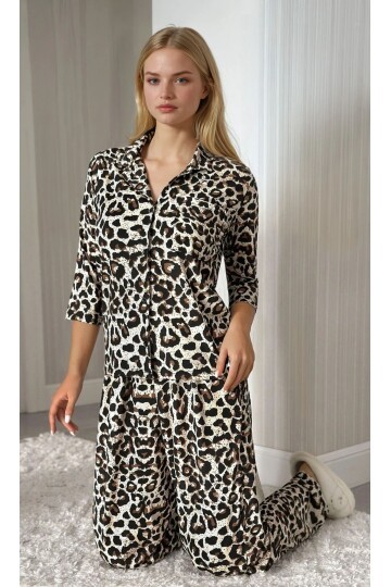 Kadın Leopar Desenli Pijama Takımı – Düğmeli Üst, Rahat Kesim Alt