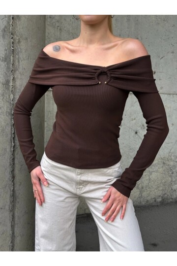 Kadın Madonna Yaka Halka Detay Bluz