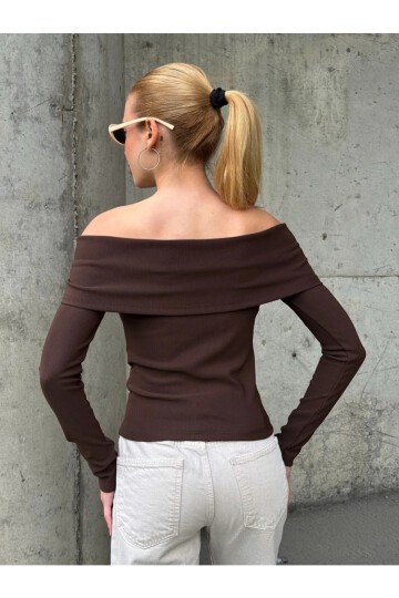 Kadın Madonna Yaka Halka Detay Bluz