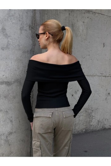 Kadın Madonna Yaka Halka Detay Siyah Bluz