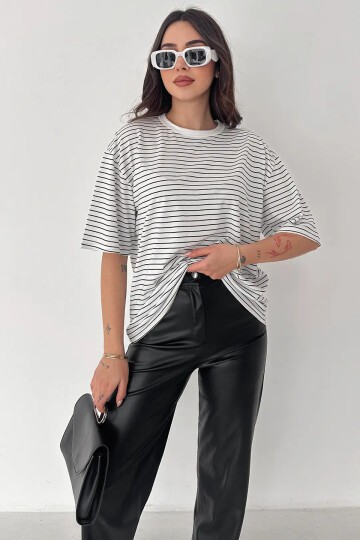 Kadın Oversize Çizgili Tişört Beyaz
