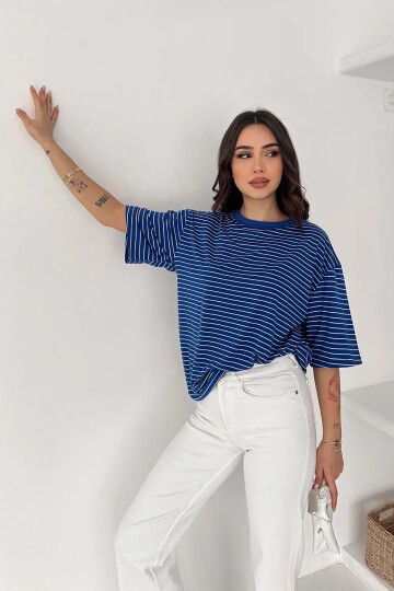 Kadın Oversize Çizgili Tişört Lacivert