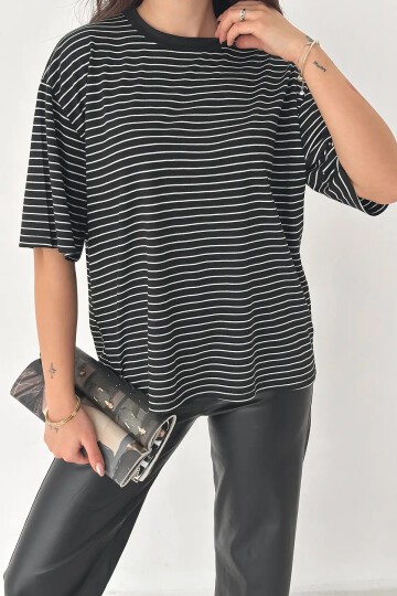 Kadın Oversize Çizgili Tişört Siyah