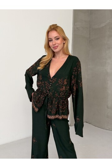 Kadın Viskon Kumaş Desenli V Yaka Kuşaklı Alt Üst Takım Yeşil