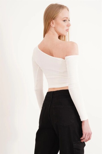 Kaşkorse Tek Omuz Dekolteli Uzun Kol Bluz BEYAZ