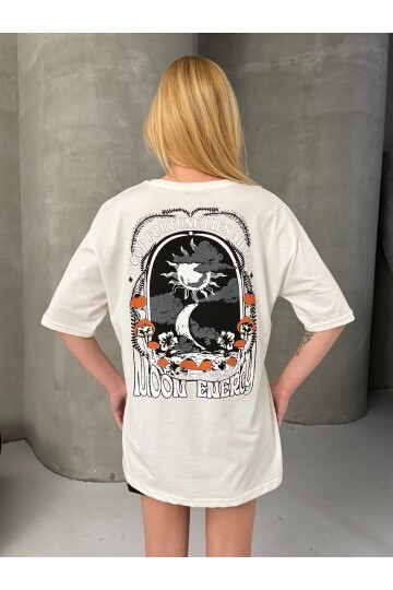 Moon Energy Sırt Baskılı Oversize Kadın Tişört Ekru