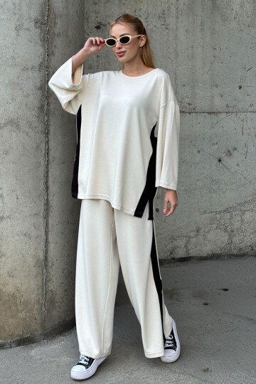 Yanları Şerit Detay Alt Üst Takım Beyaz