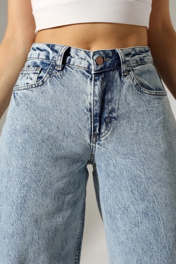 Yüksek Bel Rahat Kesim Düz Paça Jean Buz Mavisi