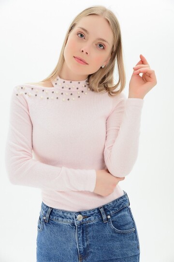 Yumoş Tek Omuzu Açık İncili Bluz PUDRA