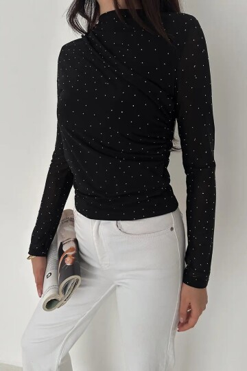 Dantel Detaylı Puantiye Bluz