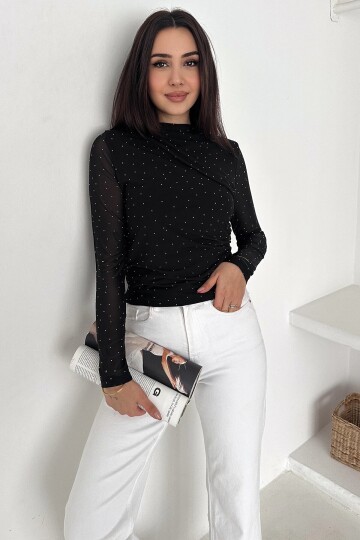 Dantel Detaylı Puantiye Bluz