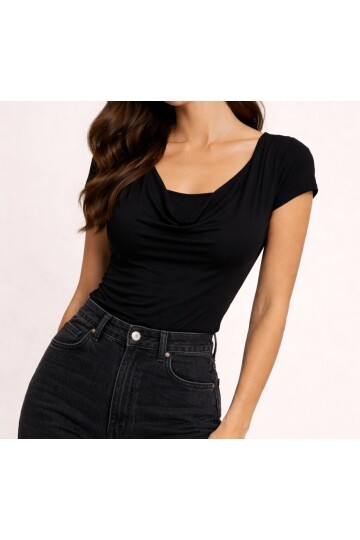 Degaje Yaka Modal Kumaş Bluz – Yumuşak Dokulu, Şık ve Rahat