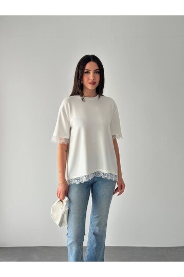Ekru Dantel Detaylı Oversize T-Shirt Bluz – Sırt Dekolteli Şık Kadın Bluz