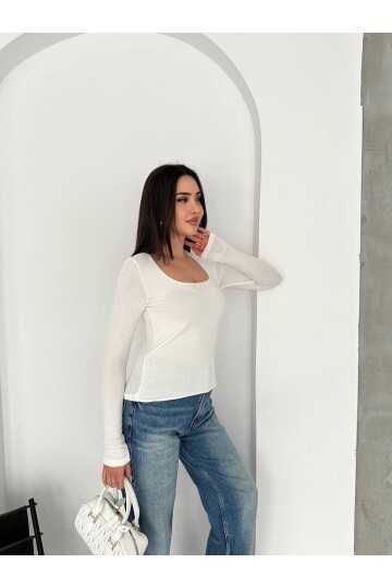 Ekru Kare Yaka Uzun Kollu Basic Bluz – Esnek Kumaş Günlük Şık Kadın Bluz