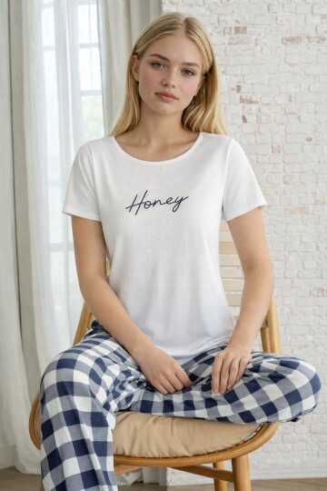 Honey Baskılı Ekose Uzun Alt Kadın Pijama Takımı – Lacivert Rahat Seri
