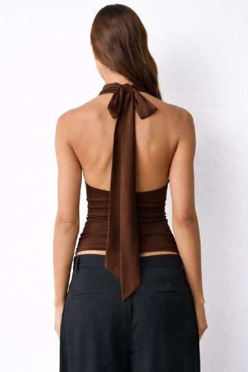 Kadın Halter Yaka Bluz Drapeli – Kayık Yaka, Esnek Kumaş, Fit Kesim Şık Bluz