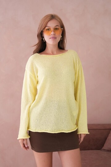 Kadın Sarı Basic Oversize Kayık Yaka Dokulu Triko Kazak